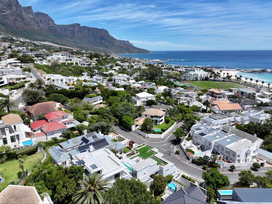 11 Bedroom Property for Sale in Camps Bay Western Cape